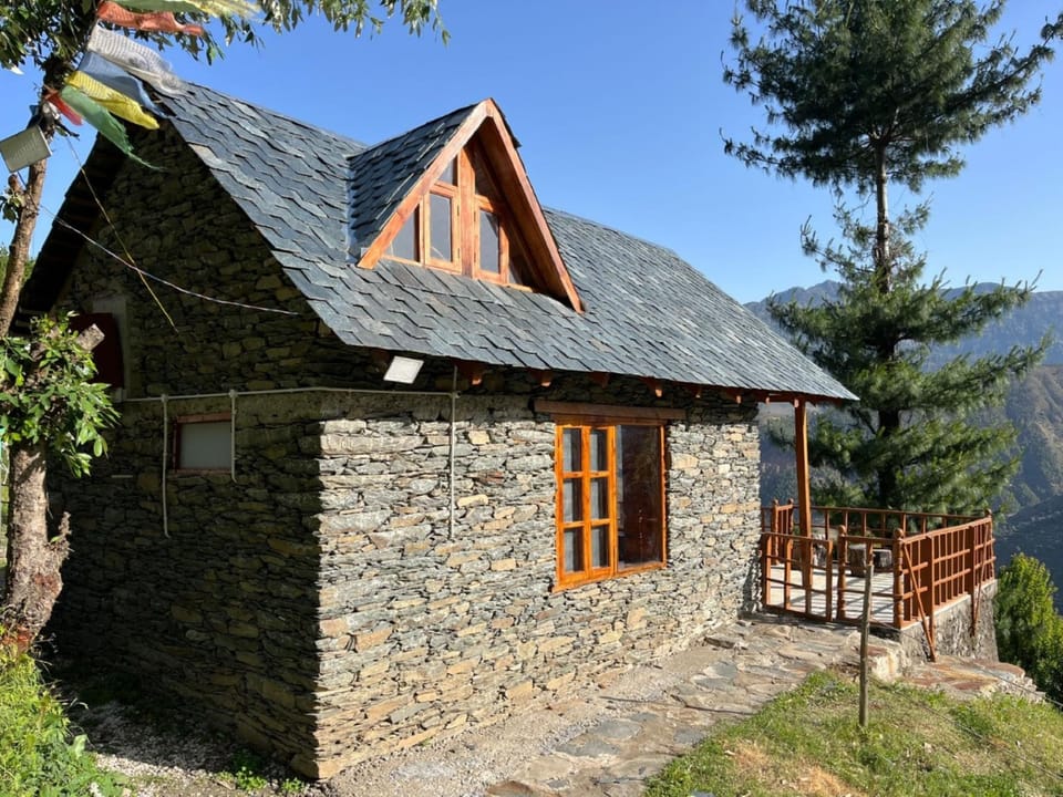Goroomgo Bogchi Resorts Suhara Hotel in Himachal Pradesh