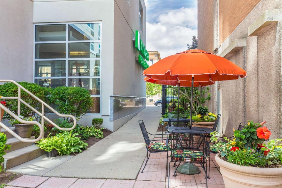 Wyndham Garden Buffalo Downtown Hotel in Buffalo