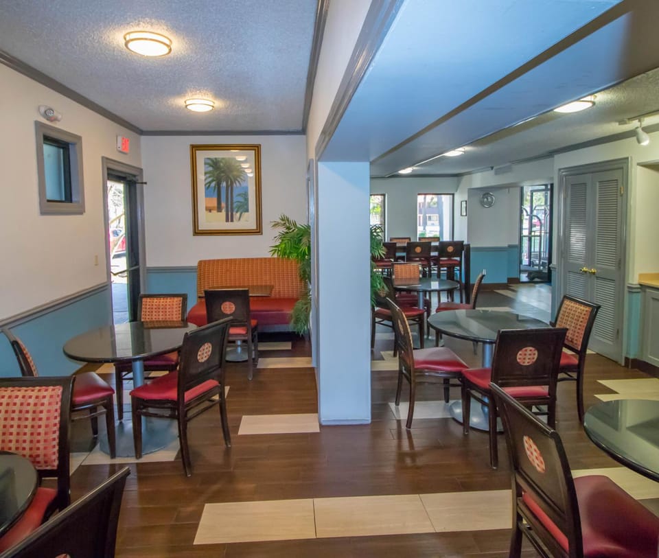 Shared lounge/TV area
