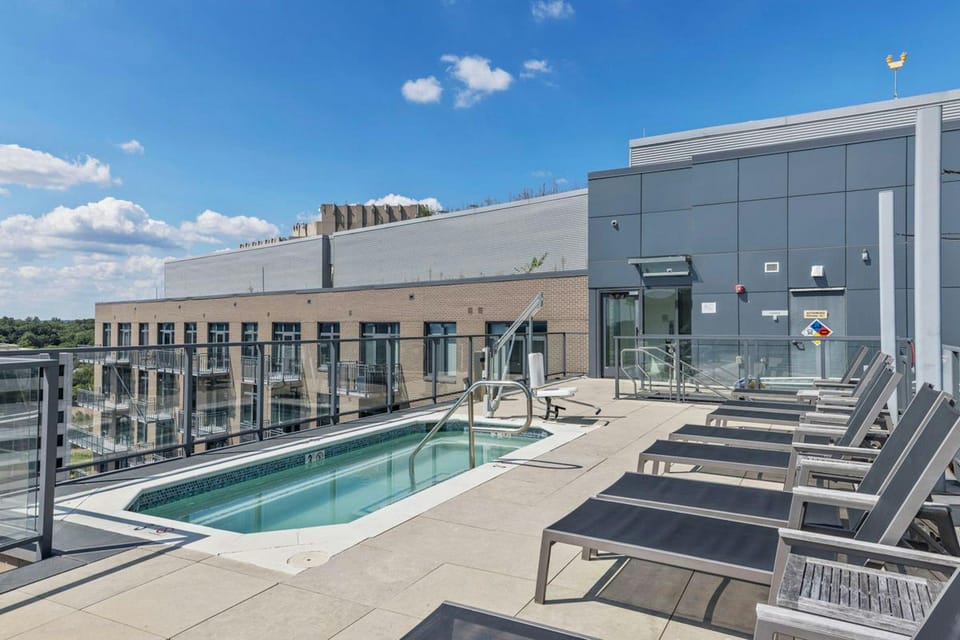 Placemakr Marymount Ballston Hotel in Arlington