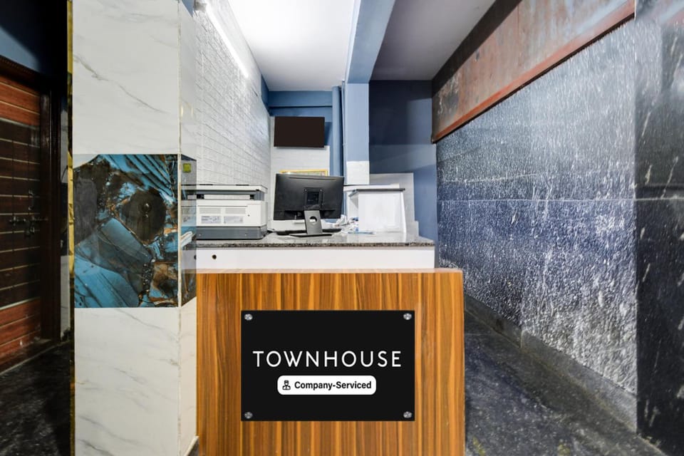 Townhouse Hitech City Near Yashoda Hospital Hotel in Hyderabad