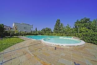 Residence Quadrivium 151 by Wonderful Italy Hotel in Lake Garda