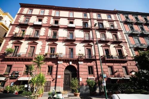 Morant Guest Room Hotel in Naples