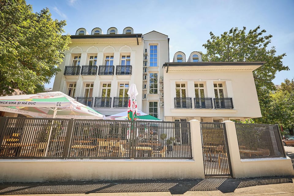 Carol Park View Hotel in Bucharest