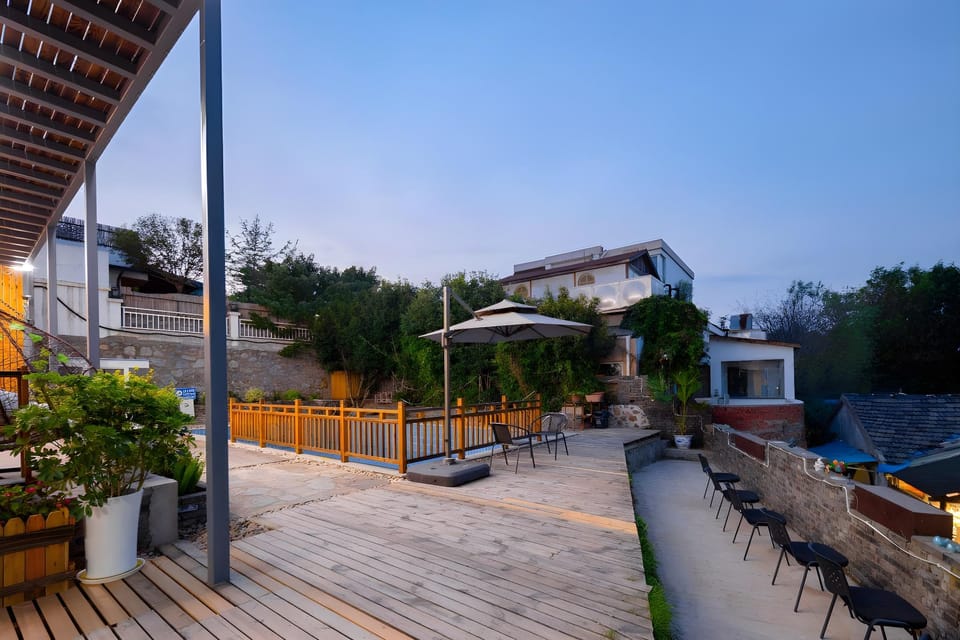 Floral Tangshan Yueman Hot Spring Homestay Hotel in Nanjing