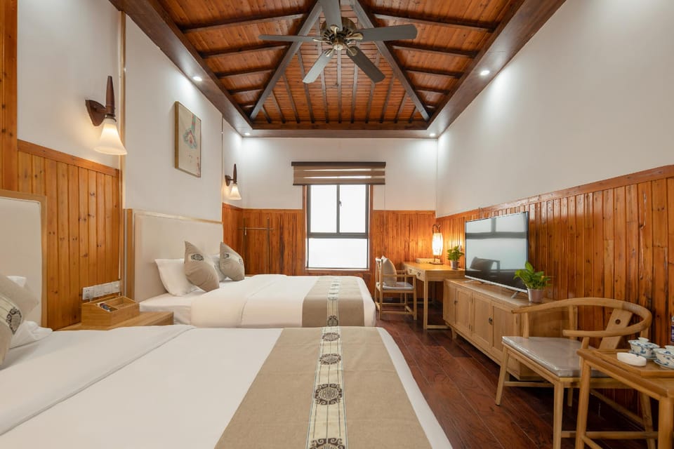 Floral Tangshan Yueman Hot Spring Homestay Hotel in Nanjing