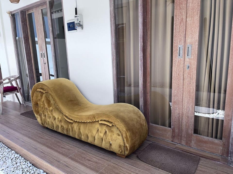 Kiwi Guest House Hotel in North Kuta