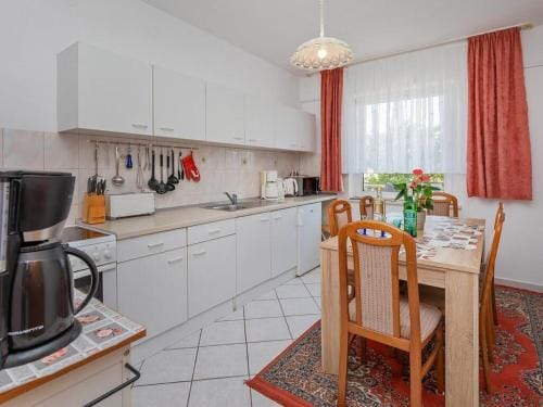 Apartments and rooms with a swimming pool Mlini, Dubrovnik - 23441 Hotel in Dubrovnik-Neretva County