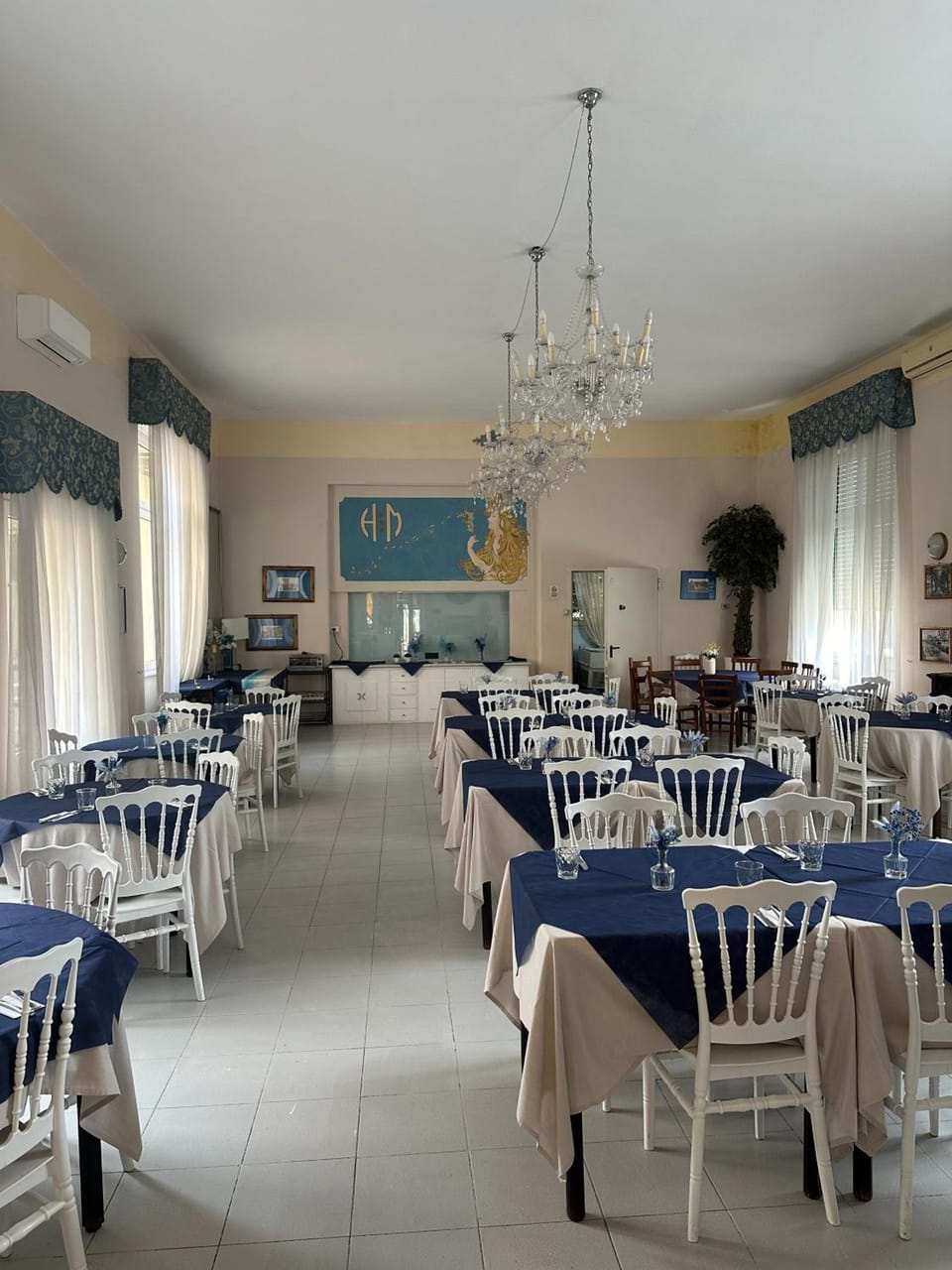 Viareggio Old Style Sea View Hotel in Viareggio