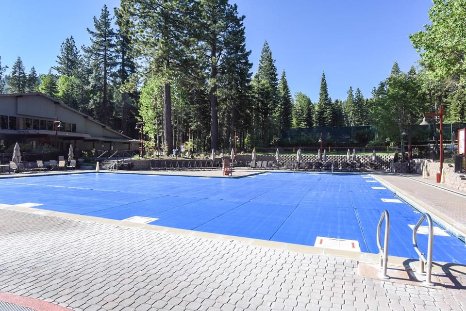 Ski Trails 4024 Hotel in Northstar Drive