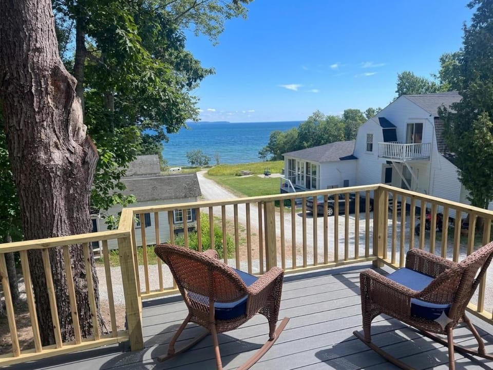 High Tide Inn on the Ocean, Motel and Cottages Inn in Camden