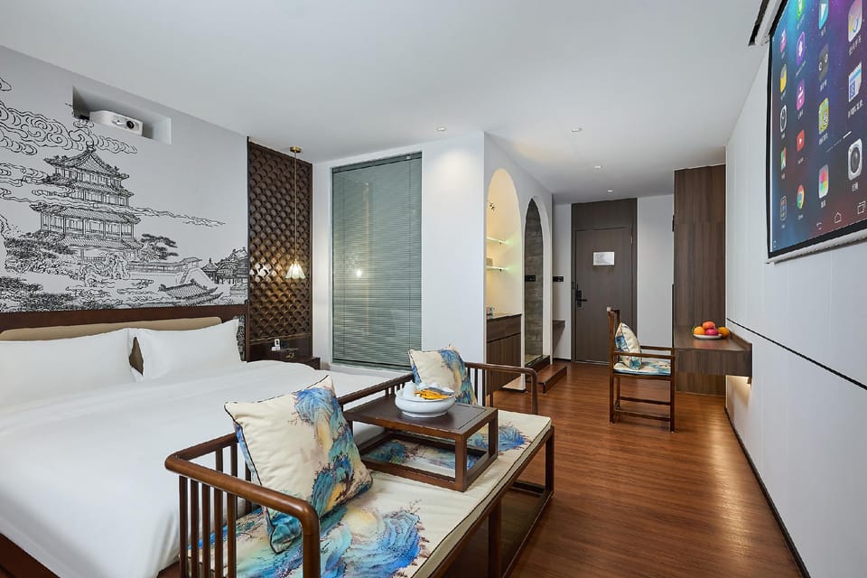 Floral Chaozhou Ancient Town Wenqu Homestay Hotel in Fujian
