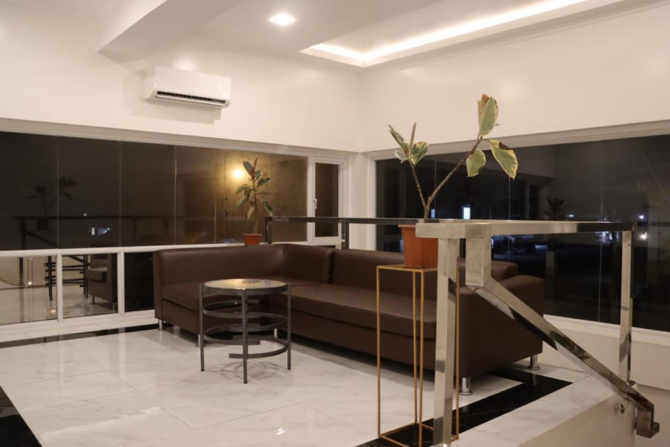 H Mansion Hotel Hotel in Caraga