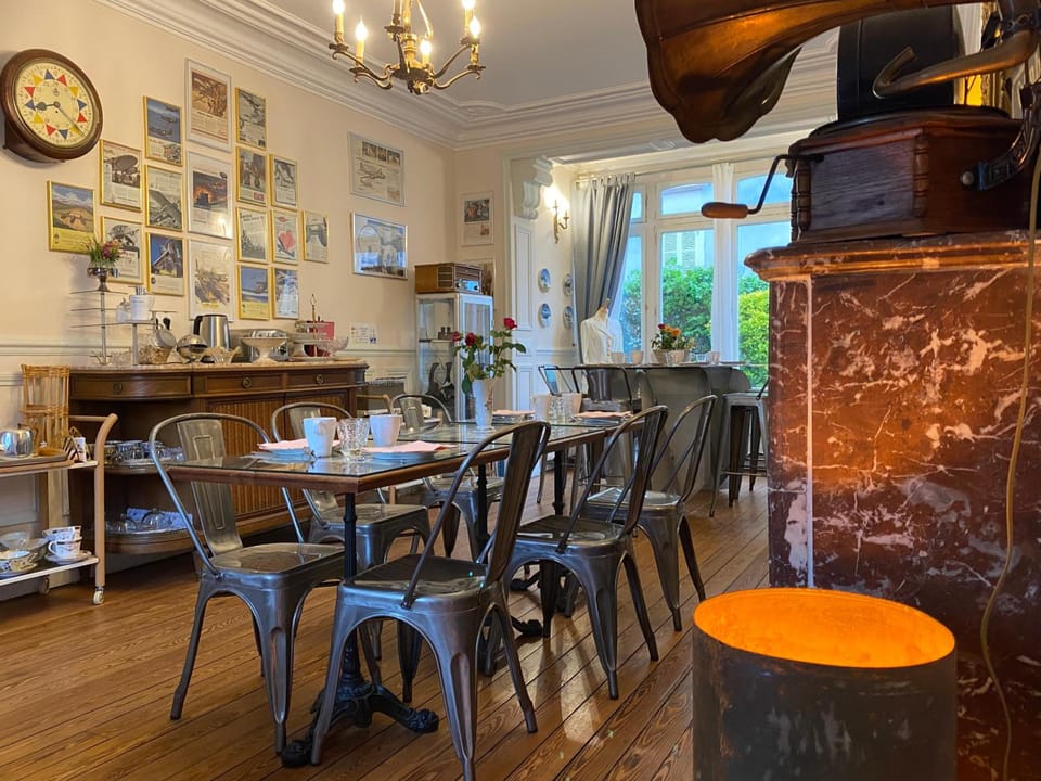 DDay Aviators Le Manoir Hotel in Normandy