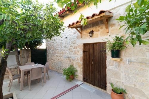 Petra Vori Studio Hotel in Crete