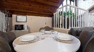 Rovani 14 in Monza with 1 bedrooms and 1 bathrooms Hotel in Monza