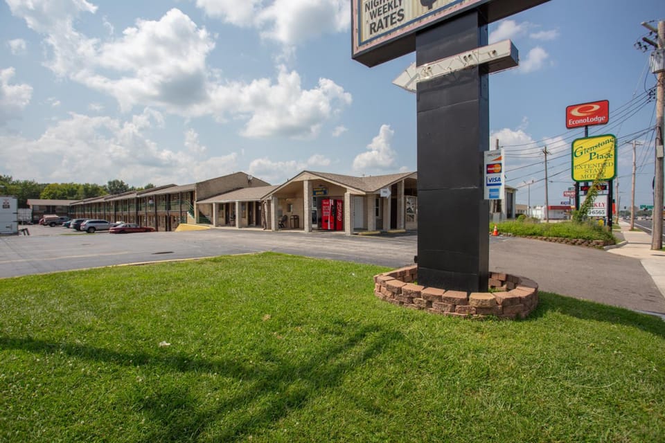 Glenstone place extended stay motel Motel in Springfield
