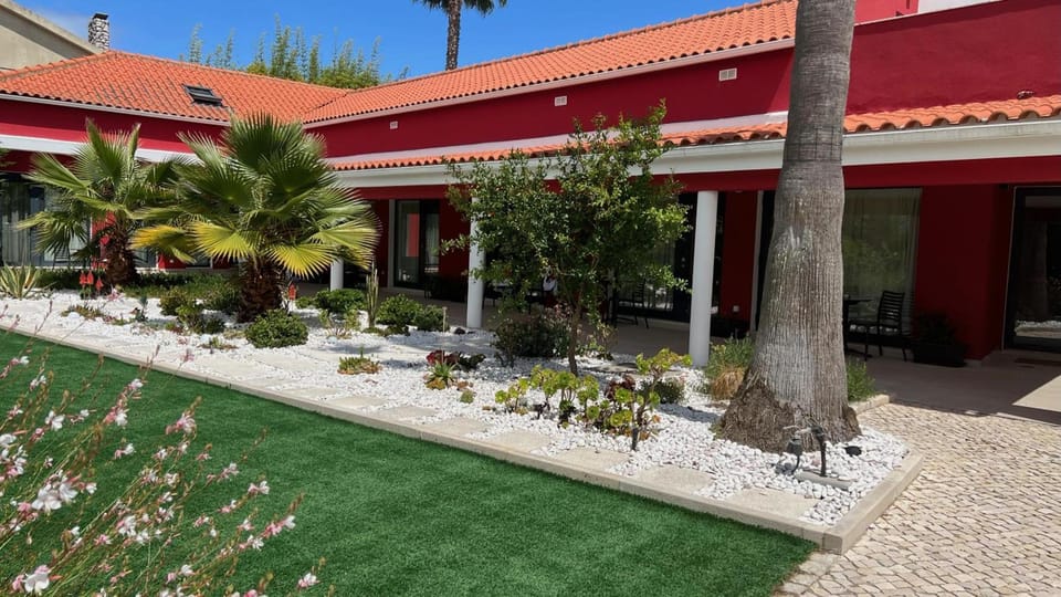 Villa 3 Caparica - Lisbon Gay Beach Resort Hotel in Costa da Caparica