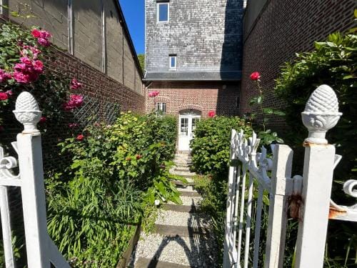 Ma jolie maison de Pont l'Eveque Hotel in Normandy