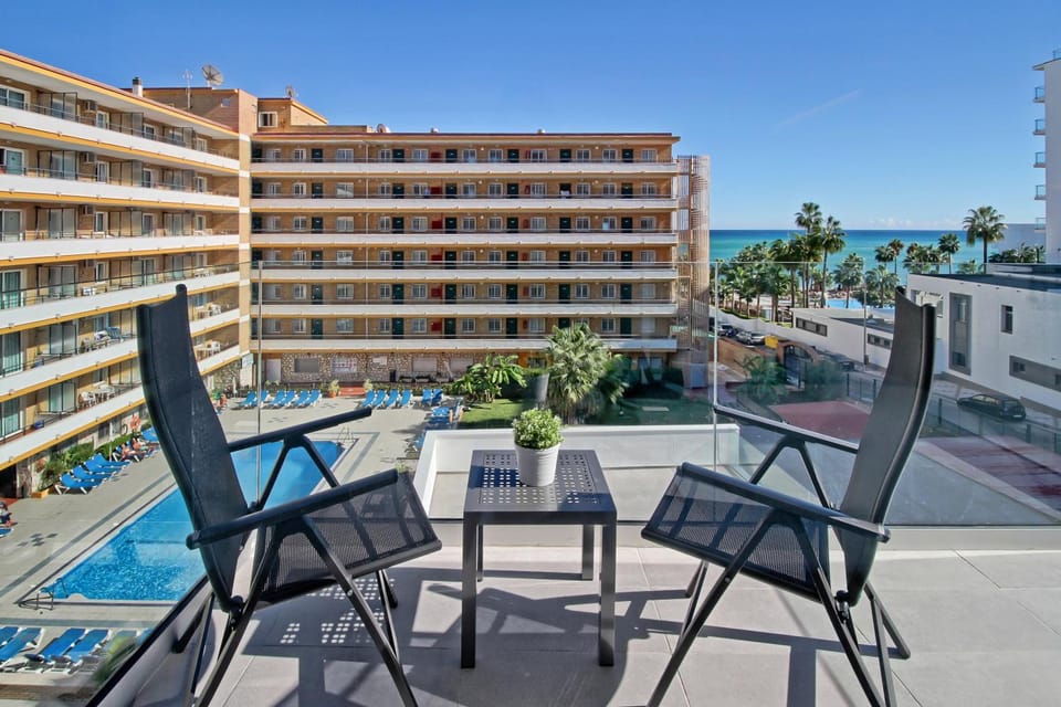 Carihuela Suites Hotel in Torremolinos