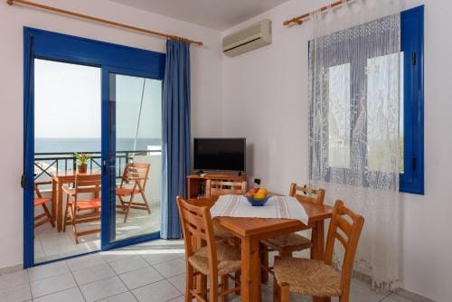 Finikas Studios & Apartments - Kalamaki Holidays Hotel in Crete