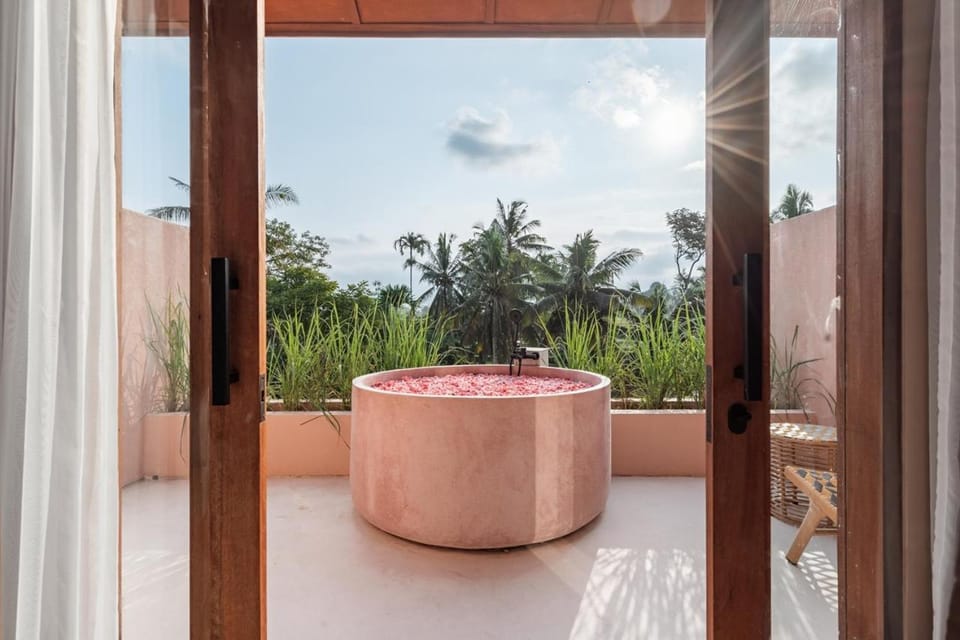 Woywoy Escape Tabo - Adults Only Lodge in Abiansemal