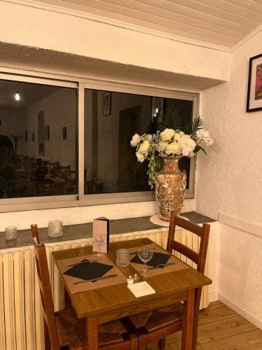Cafe du Commerce Hotel in Auvergne-Rhône-Alpes