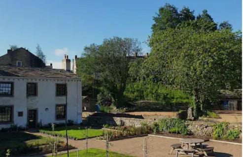 Sparks - Turnbridge Guest House Inn in Burnley