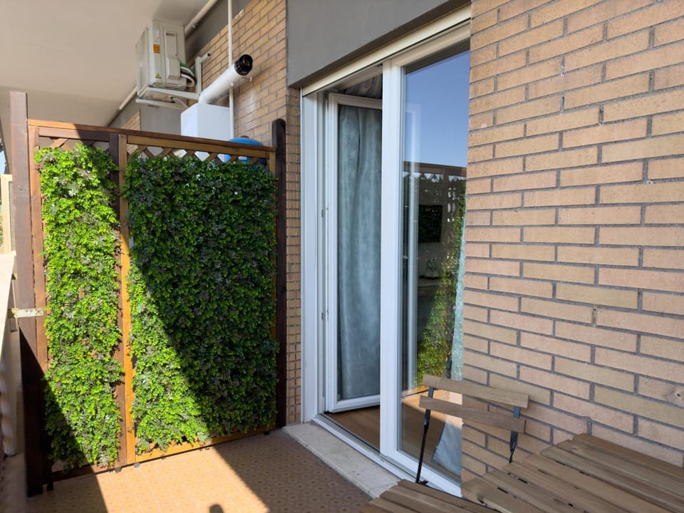 ISOLA 163 Guest House Hotel in Fiumicino