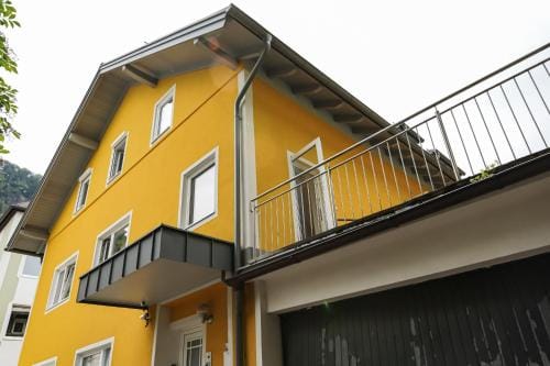CitySuites Salzburg, BEST BUDGET stay, next to City Center and Old Town, Shared Spaces Hotel in Salzburg