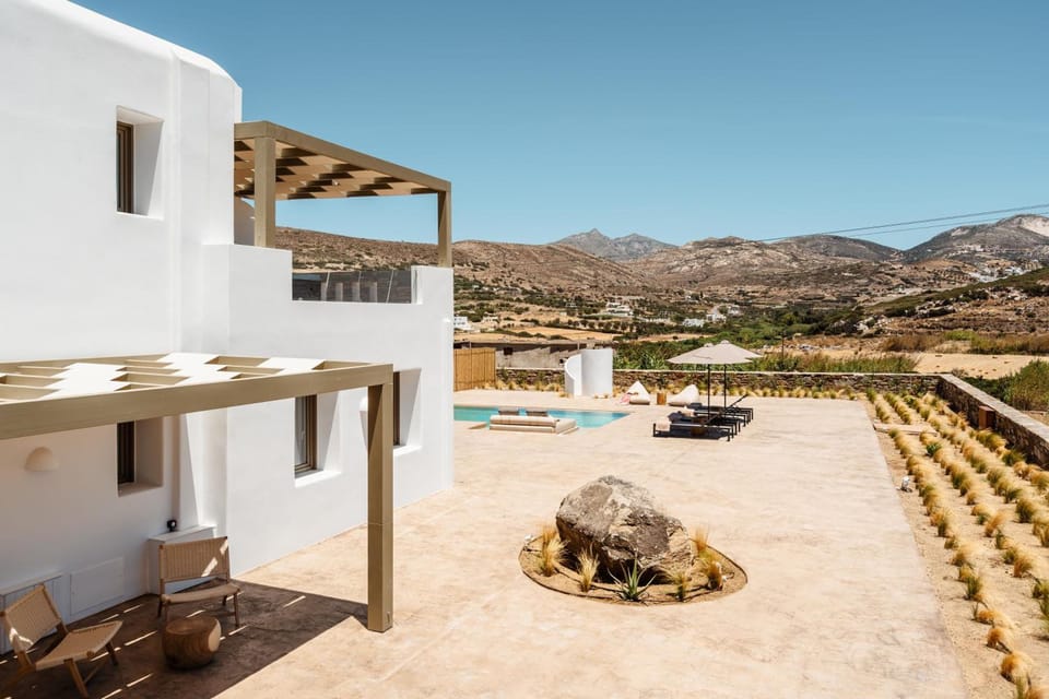Thalelion 3 bedroom Villa private pool and Jacuzzi Resort in Naxos
