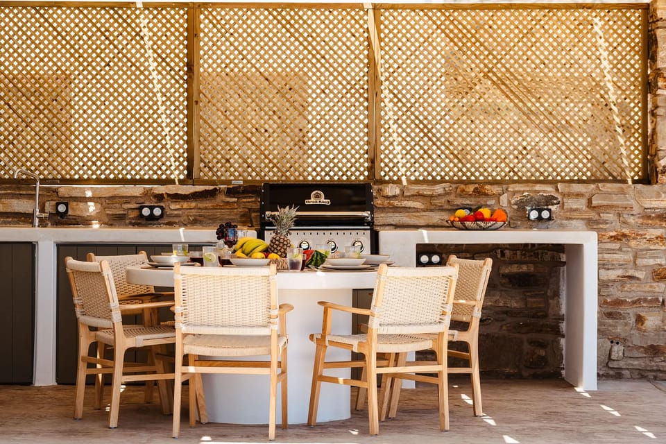 Thalelion 3 bedroom Villa private pool and Jacuzzi Resort in Naxos