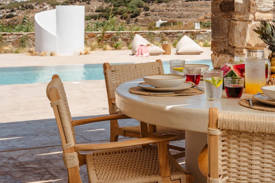 Thalelion 3 bedroom Villa private pool and Jacuzzi Resort in Naxos