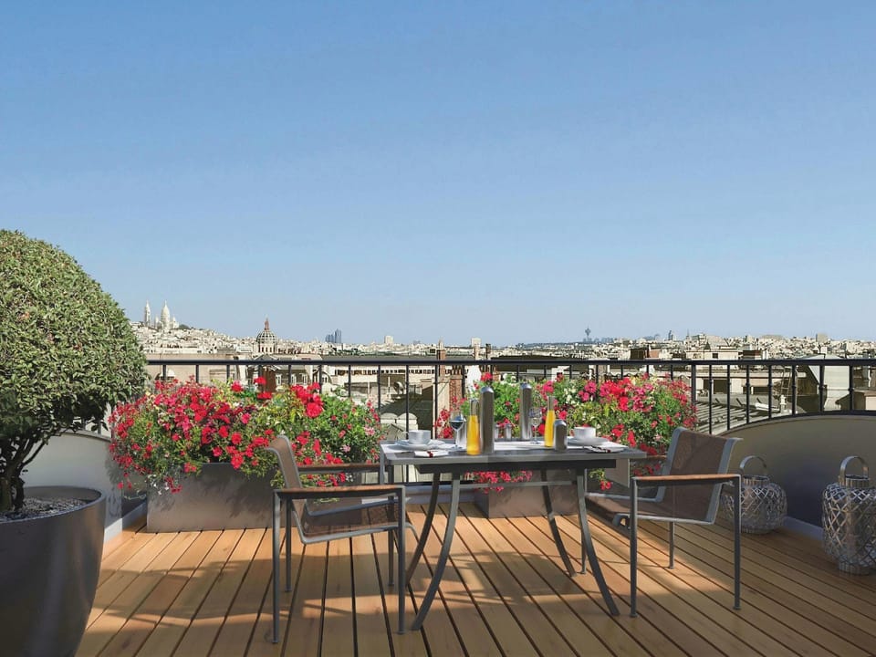 La Clef Champs-Élysées Paris by The Crest Collection Hotel in Paris