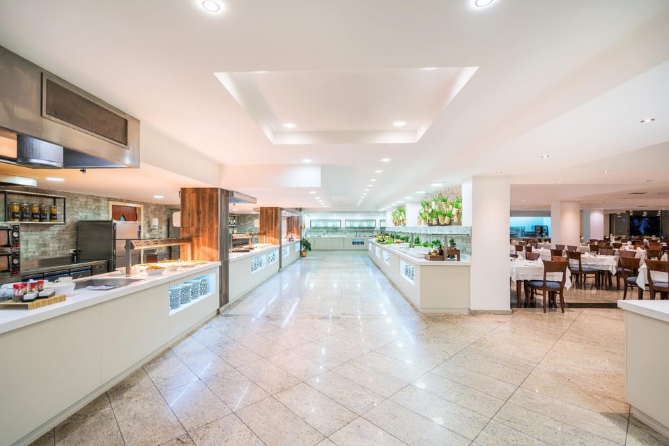 Iberostar Waves Bellevue Hotel in Budva