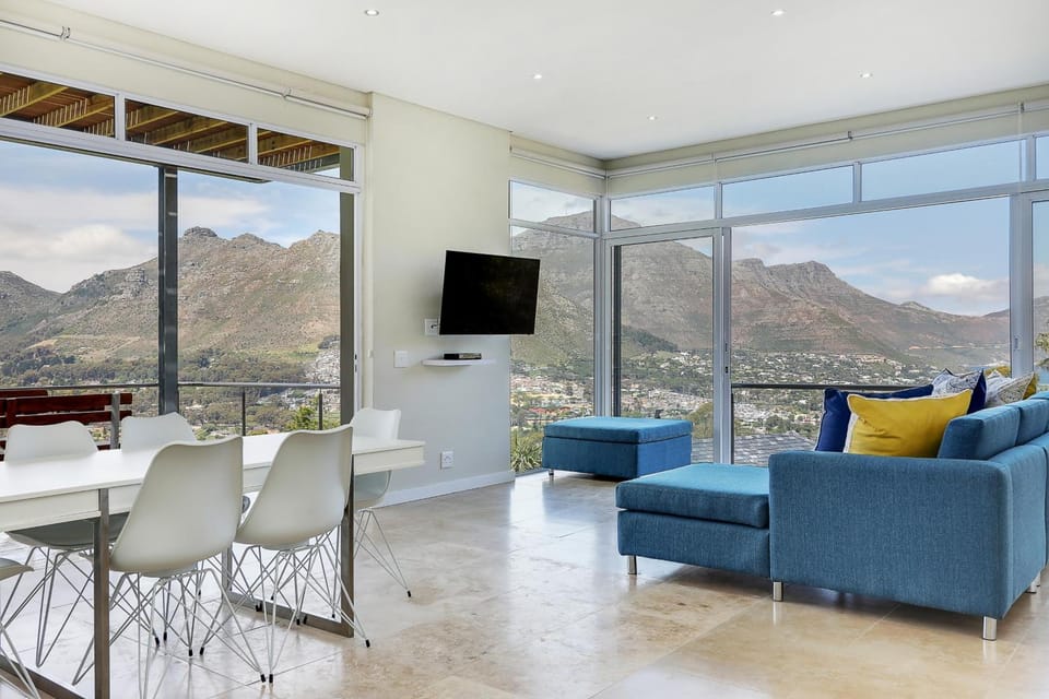 Mount Bay Hotel in Cape Town