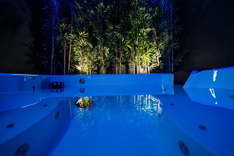 Hot tub
