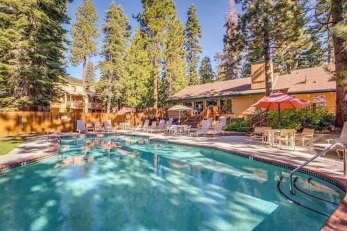 Kings Run Retreat Hotel in Tahoe Vista