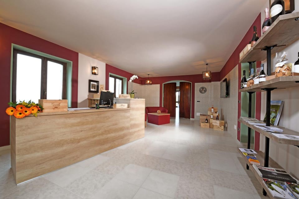 Panoramic Villa Garassino - country rooms and fine restaurant Hotel in Piedmont