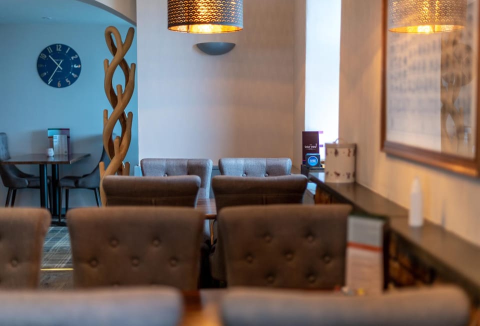 GOLF View Hotel & Macintosh Restaurant Hotel in Lossiemouth