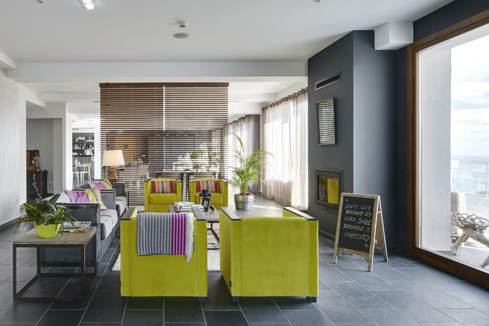 Shared lounge/TV area