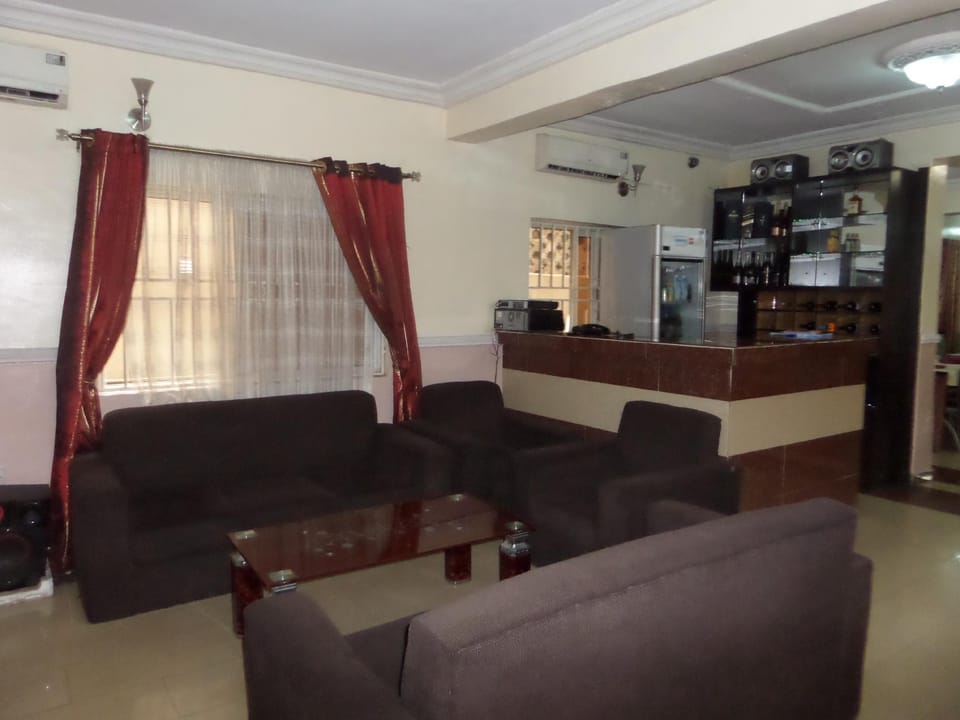 Maxton Suites Hotel in Lagos