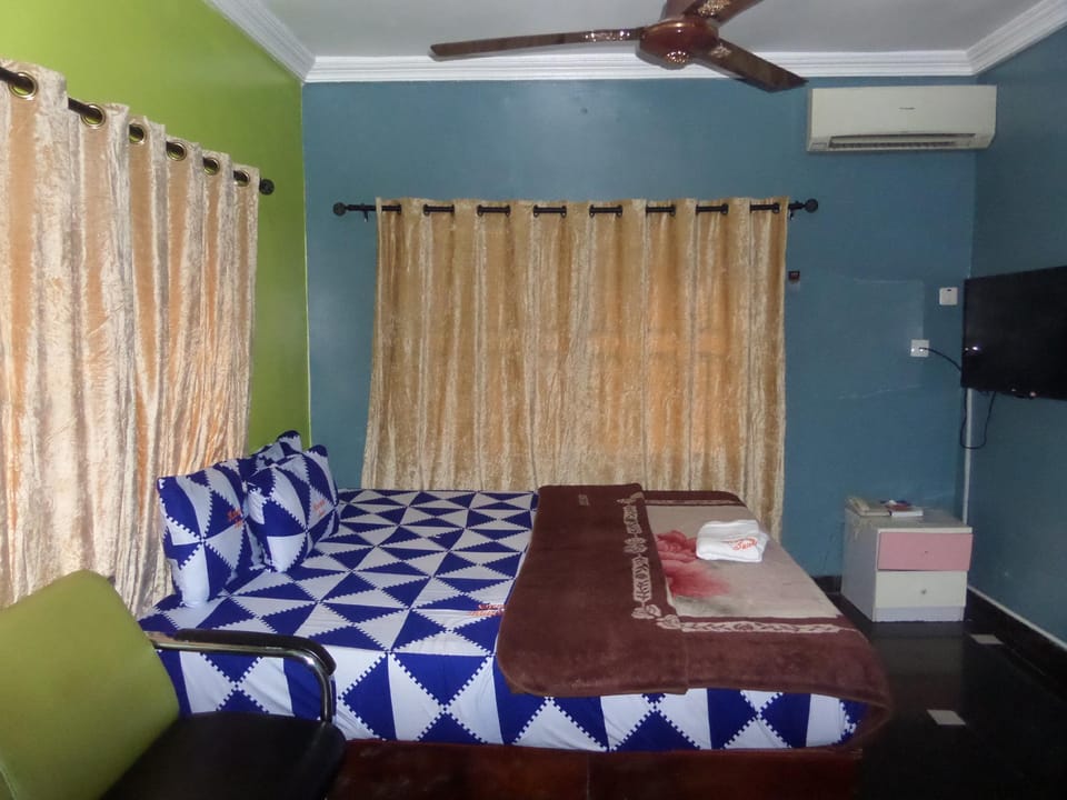 Maximus Suites Hotel in Lagos