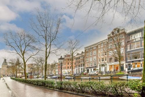 Spiegelgracht Apartments with Canal View Hotel in Amsterdam