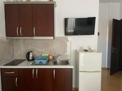 Vila K&M Hotel in Ksamil