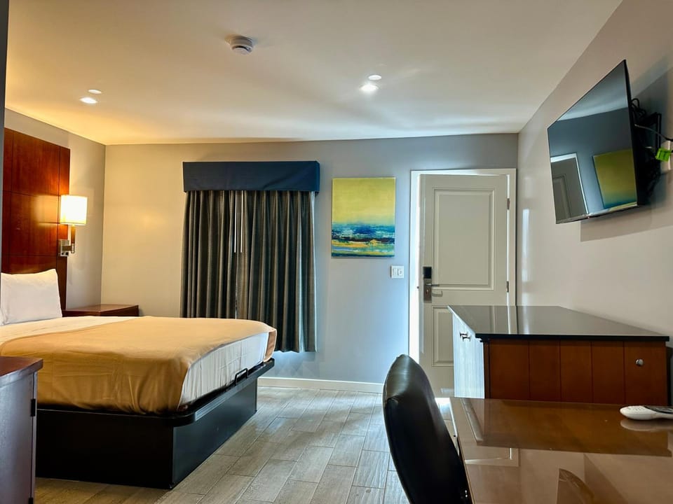 Oceanside Inn & Suites Hotel in Oceanside