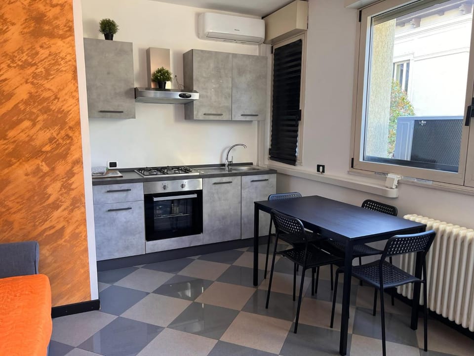 Casa Aurora Studio Como Centre Hotel in Como