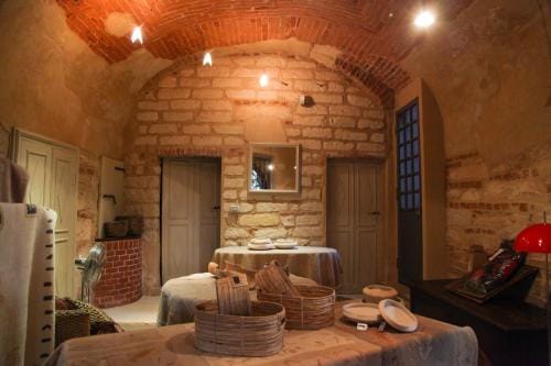Castello Mellana Hotel in Piedmont