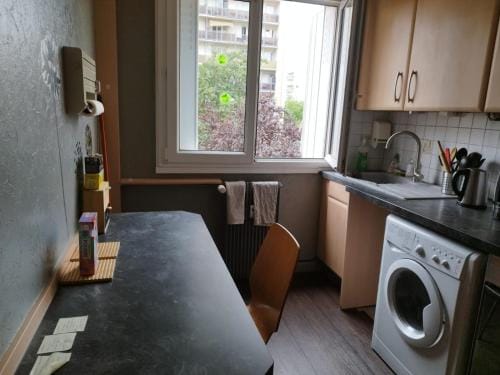 Chambre proche du campus n2 Hotel in Strasbourg