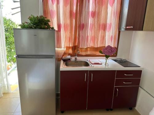 Flower's Home Hotel in Vlorë County, Albania